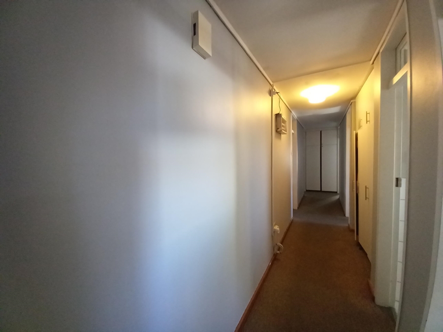 To Let 4 Bedroom Property for Rent in Rouxville Western Cape